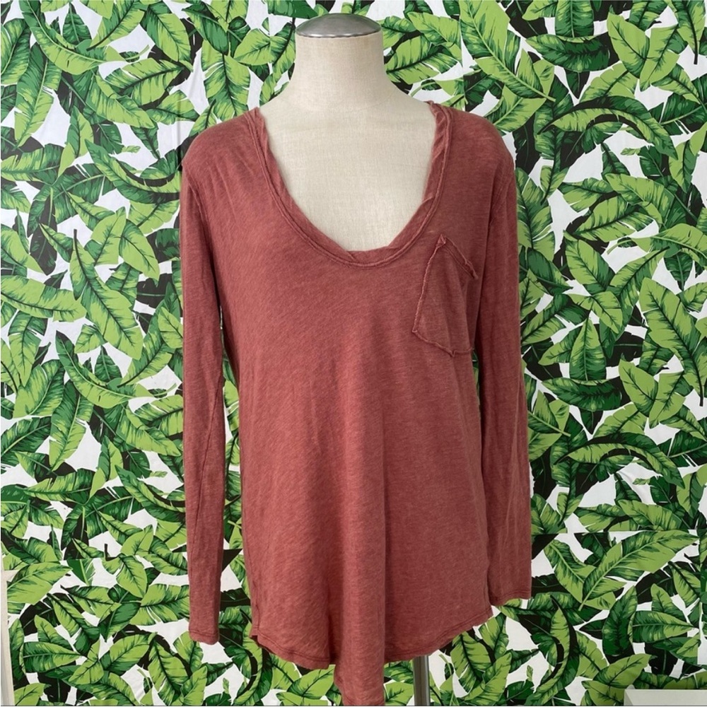 We The Free V Neck Burnout Pocket Tee A023